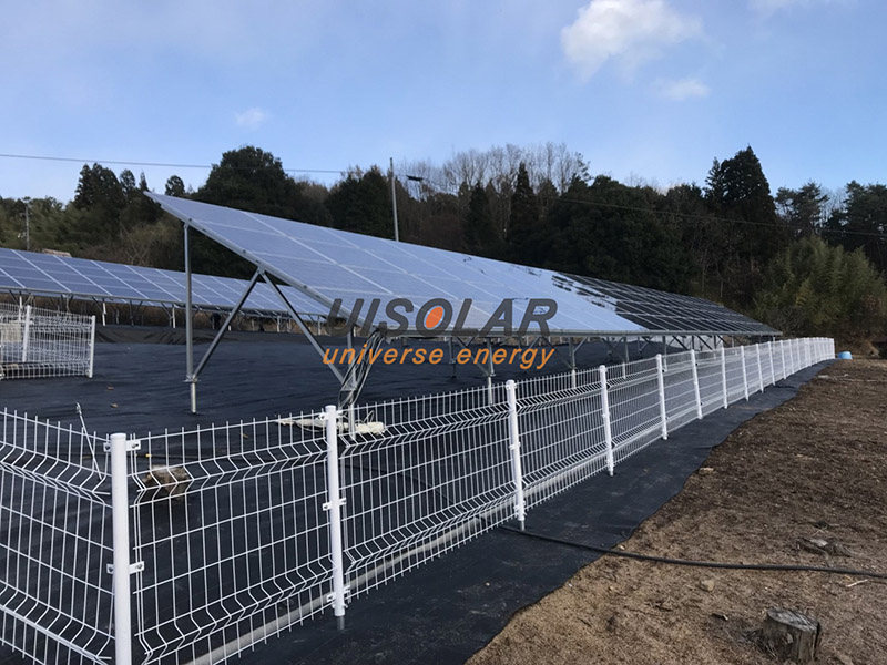 太陽光発電用折り三角フェンス