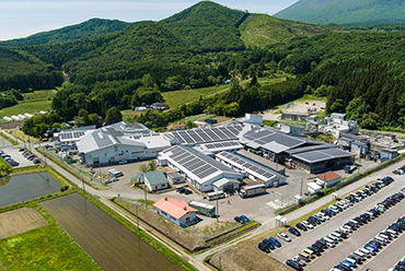 岩手農協チキンフーズ、工場屋根に1.3MWの太陽光発電　PPAで導入