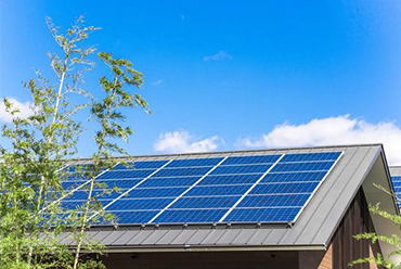 都内住宅の太陽光パネル、リサイクル費用2.5万円／kWを補助　事業者向け