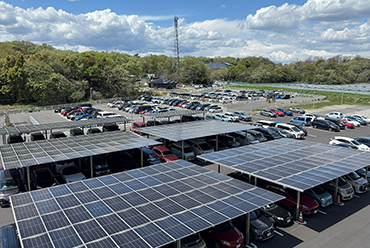 藤田医科大学、ソーラーカーポートおよび水上太陽光発電を導入し、再生可能エネルギー利用と災害対策を強化